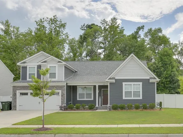 102 Bellflower Ln, Suffolk, VA 23435