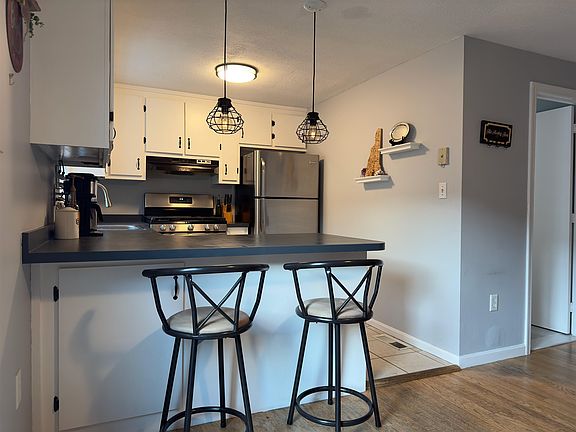 3rd image of 39 Bluestone Drive
