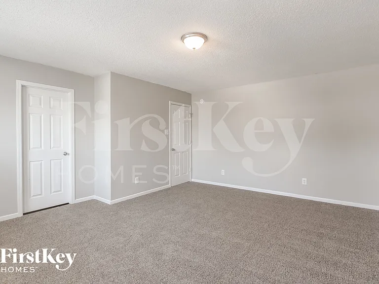 2458 Providence Ct — Photo 7