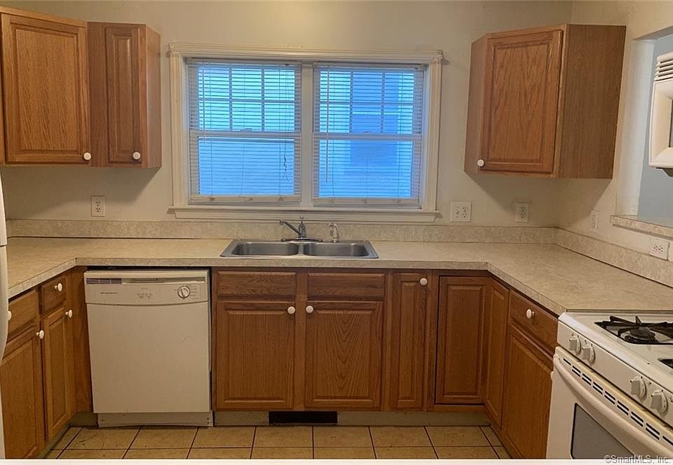 2nd image of 384 Sherman Ave #2