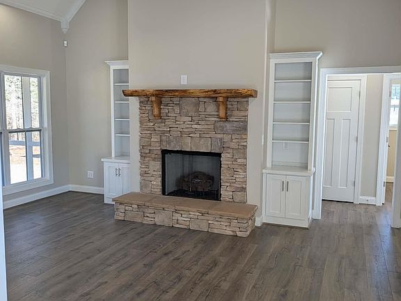 3rd image of 443 Justice Dr