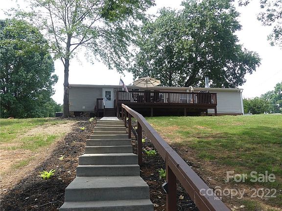 5th image of 4532 Lake Dr