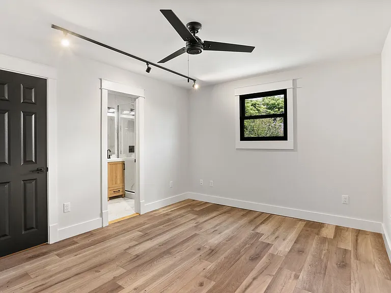 4421 Burgundy St #103 — Photo 6