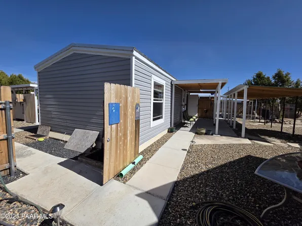 33760 Cowboy Clint Way, Seligman, AZ 86337