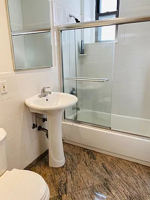 Rented by Bank Neary | media 30