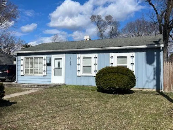 9245 Lee Rd, Brighton, MI 48116