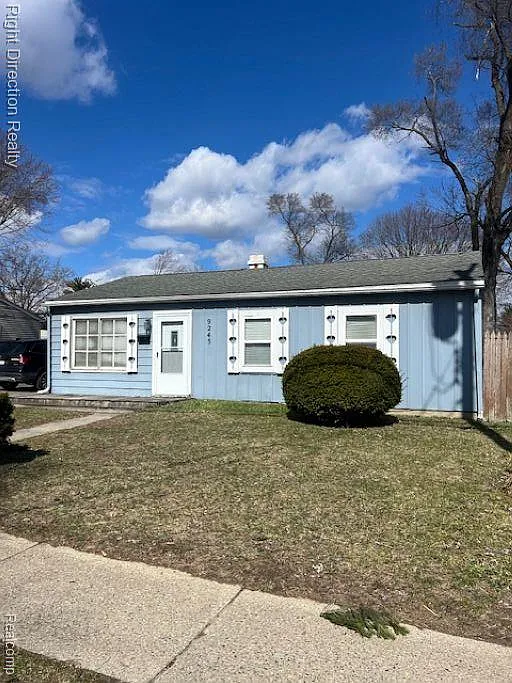 9245 Lee Rd photo 1