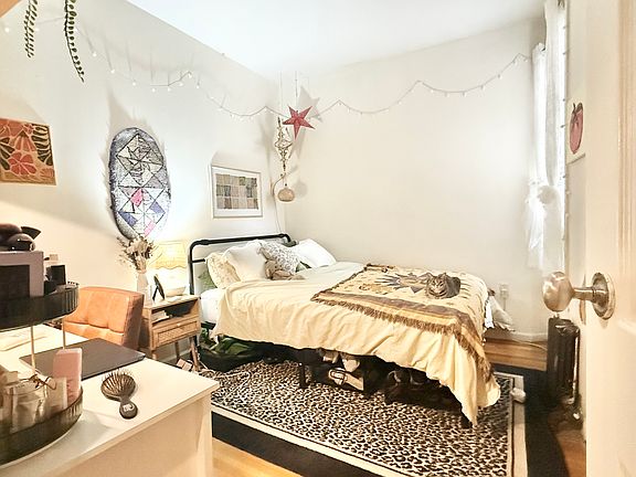 4th image of 205 W 103rd St APT 3-A