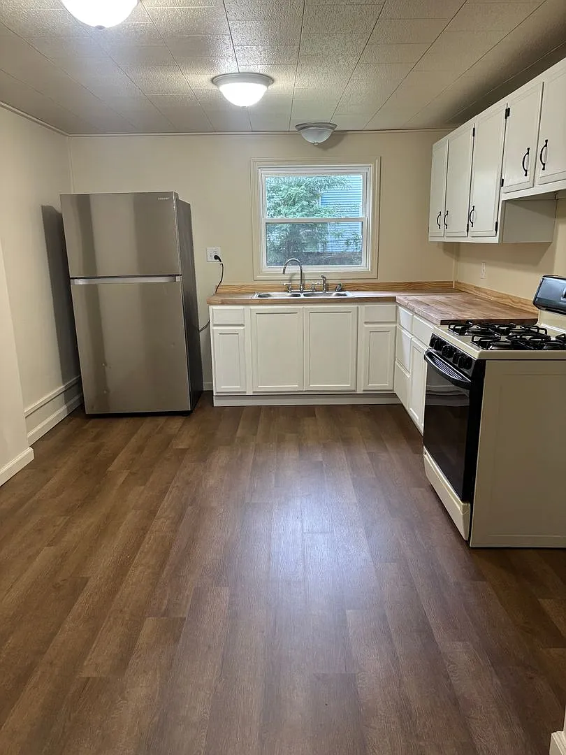 381 Liberty Ave — Photo 3