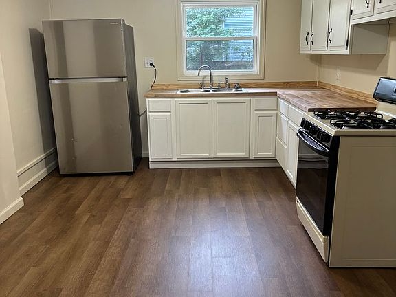 3rd image of 381 Liberty St #102