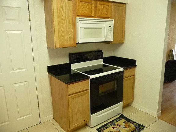 3rd image of 420 Fanfair Ave