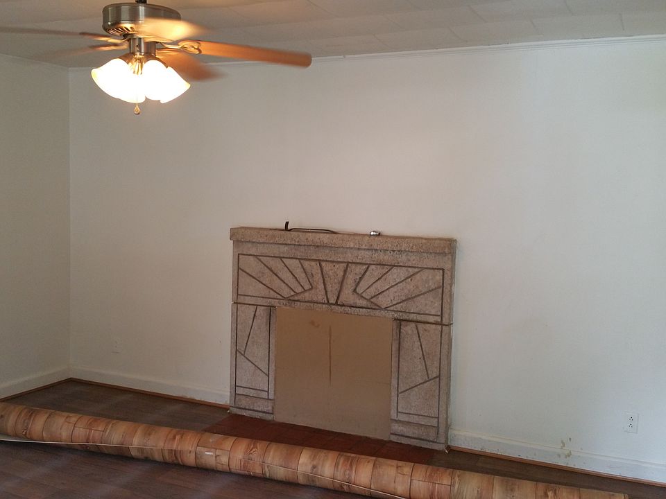 2nd image of 2125 Rosalyn Dr