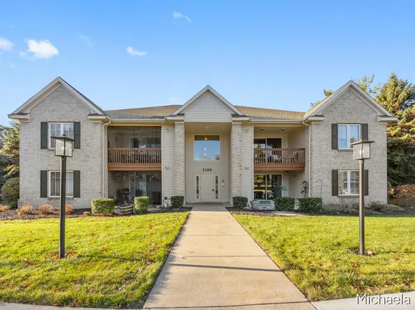 3169 E Crystal Waters Dr Unit 8, Holland, MI 49424
