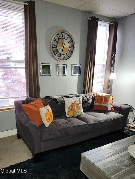 4th image of 261 5th Avenue