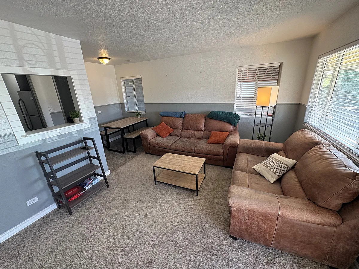 Building Photo - 960 N Meade St #1
