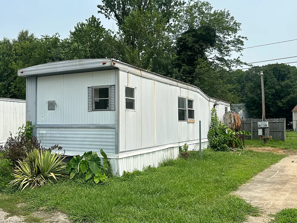 2305 Shell Rd #64