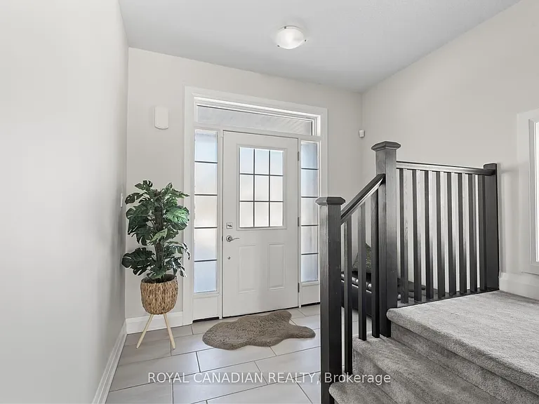 301 Buttonbush St #UPPER — Photo 2