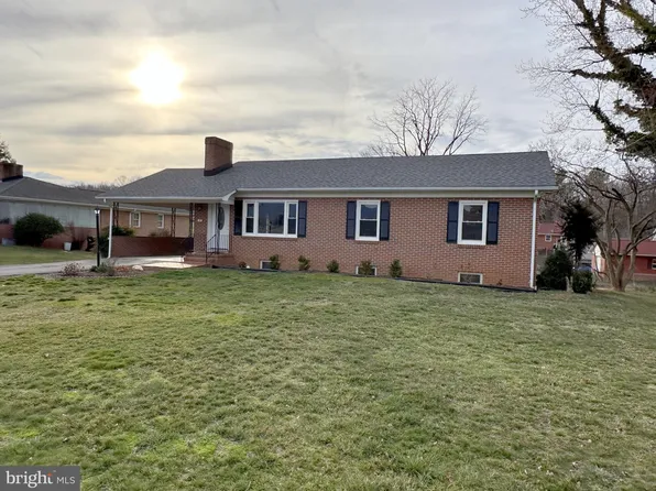 14 Springcrest Dr, Luray, VA 22835