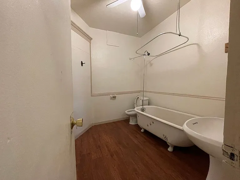 207 Midway Ave — Photo 10