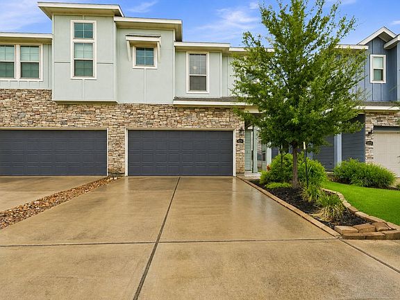 2nd image of 4215 Champlain Way