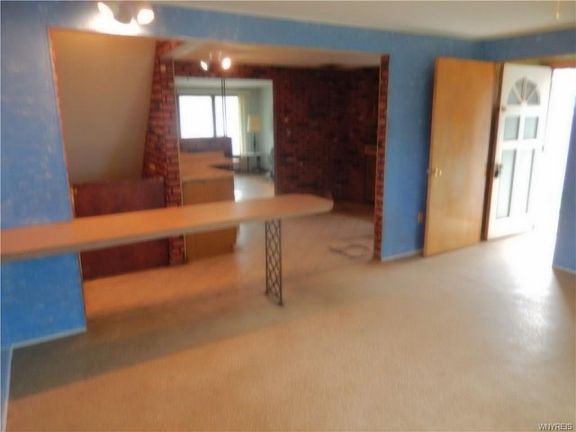3rd image of 84 Wheaton Dr