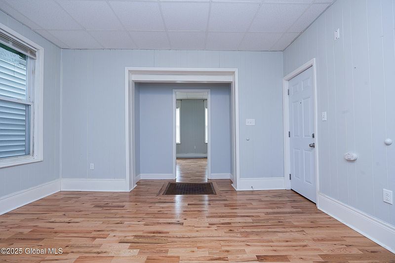 3rd image of 129 Main Street
