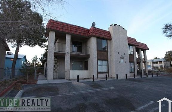 3rd image of 6245 Yerba Ln APT B
