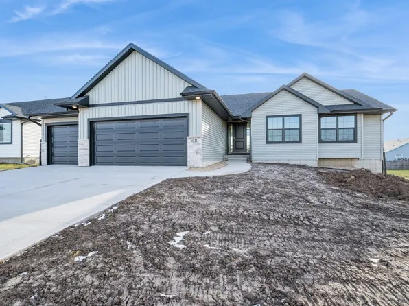 6121 Cope Dr, Marion, IA 52302