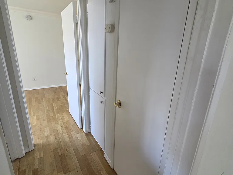 423 S Holt Ave #203 — Photo 11