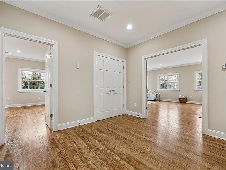 4902 Derussey Pkwy — Photo 68