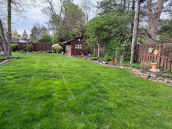 4th image of 6705 Grosvenor Pl