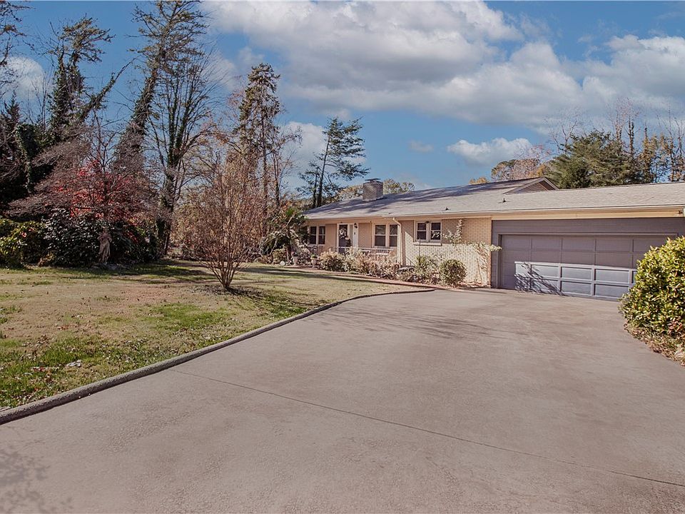 1st image of 103 Forest Dr