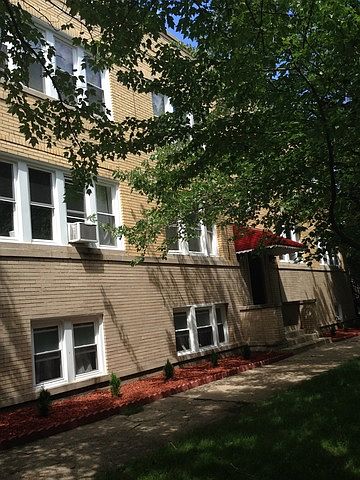 1st image of 2318 W Berwyn Ave APT 2E