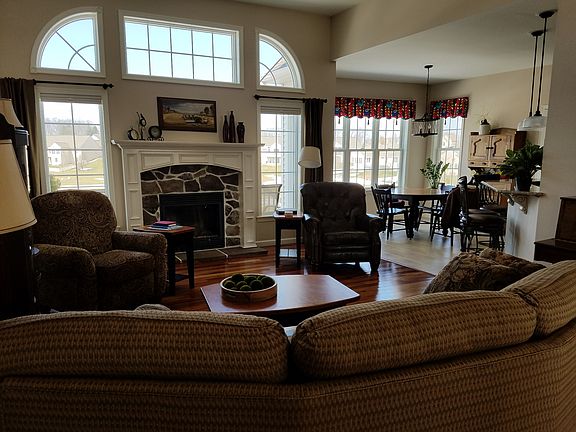2nd image of 53 Apple Blossom Ln
