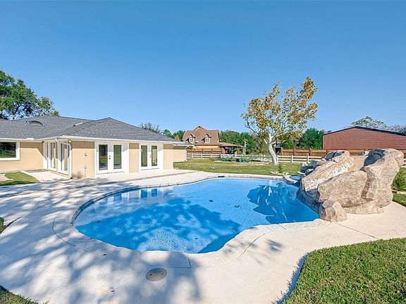 2nd image of 26611 Meadow Ln
