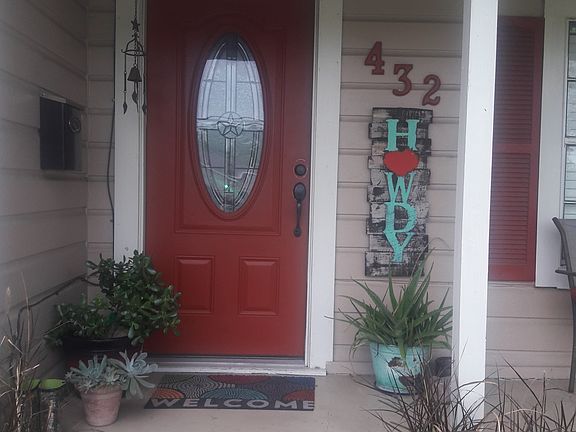 3rd image of 432 W Brazos Ave