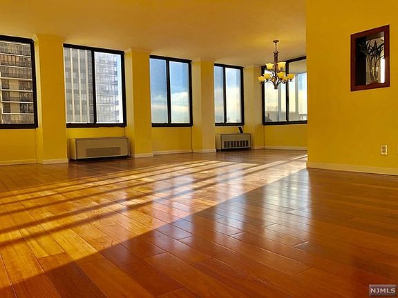 3rd image of 300 Winston Dr APT 417