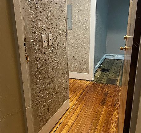 3rd image of 506 Emmet St #2