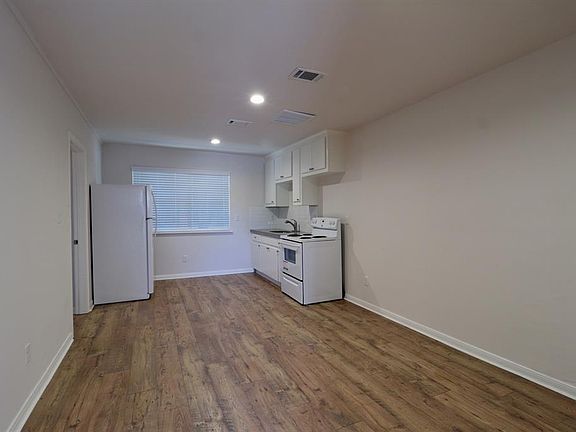 2nd image of 3601 Murworth Dr APT 4