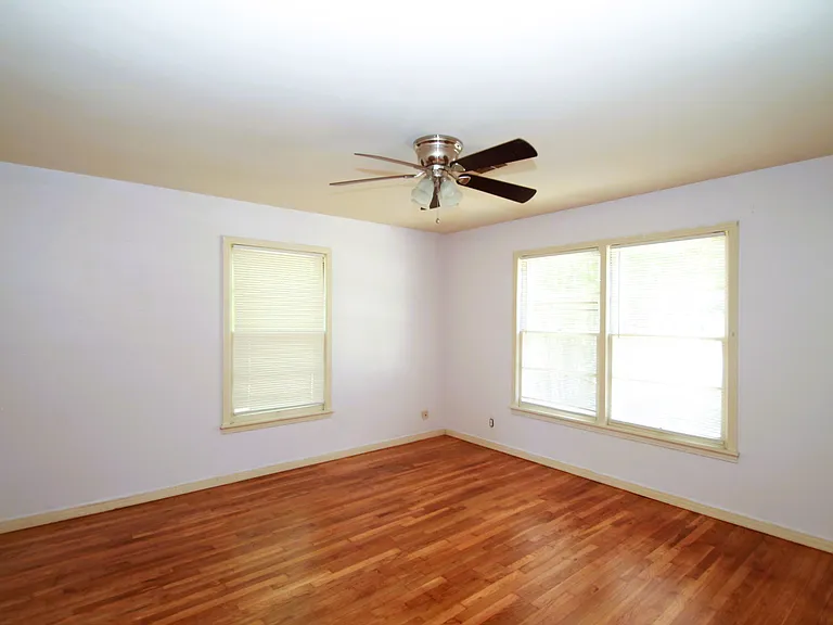 808 Emery St — Photo 18