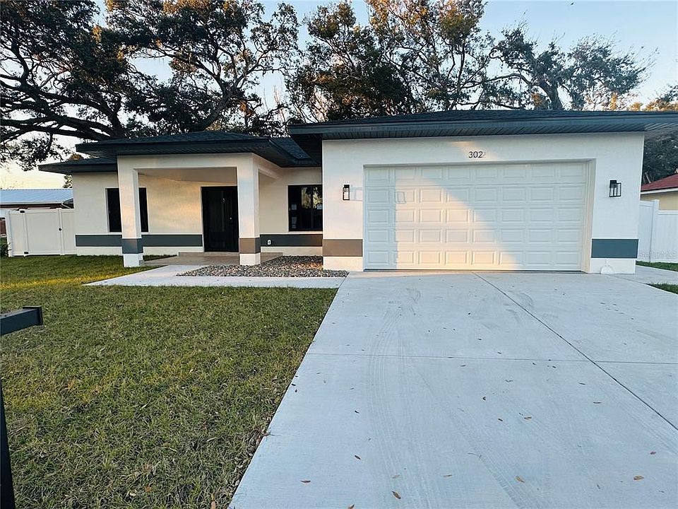 1st image of 302 E Clay Ave