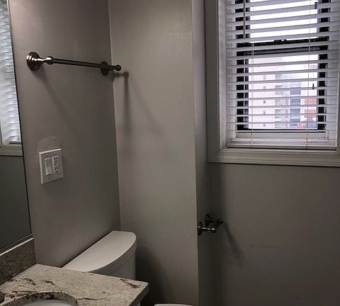 4th image of 446 Park Dr #10