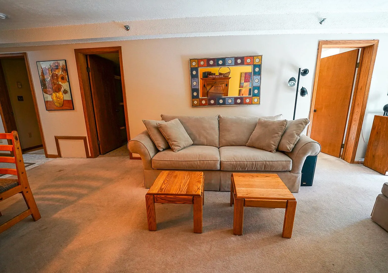 In town condo! Walk to gondola! Ski season will be the best! In town 2 bed/2 bath available start... — Photo 4