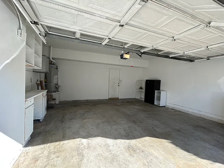 15743 Pepper St — Photo 12