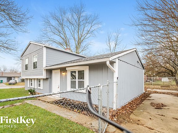 2nd image of 3502 N Roseway Dr