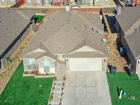 2nd image of 1025 E 95th St