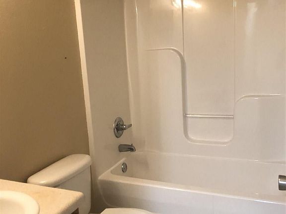 4th image of 10150 Cove Ave APT 16