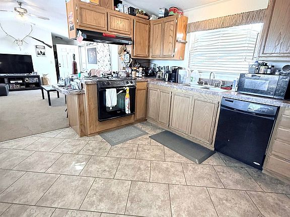 2nd image of 230 W Prairie Dog Ln