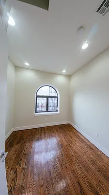 Rented by Simply Brooklyn Realty Inc | media 40