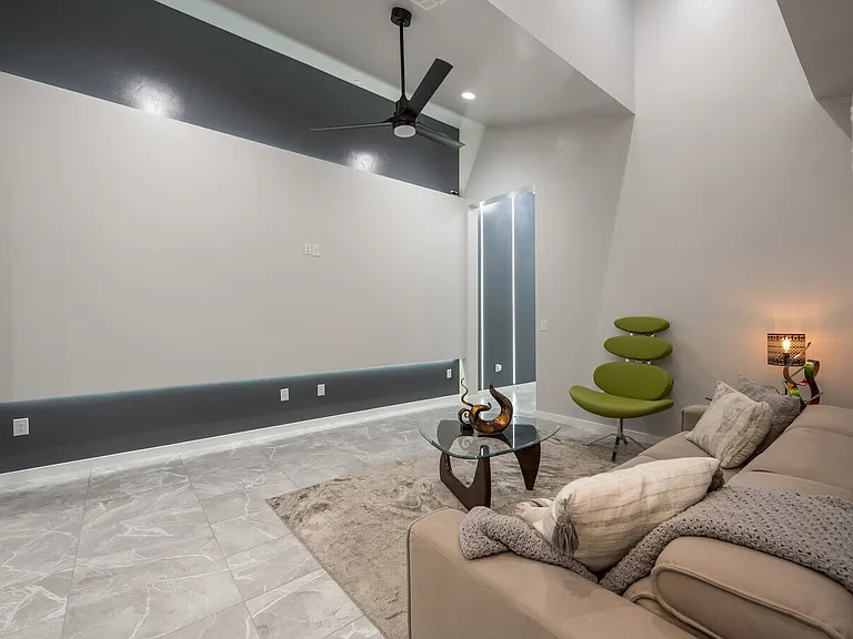 4359 Capistrano Ave — Photo 5